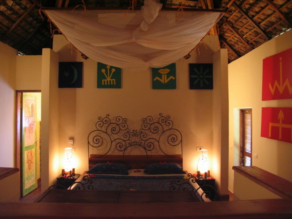 Le Zahir Lodge Ambatoloaka  Exteriör bild