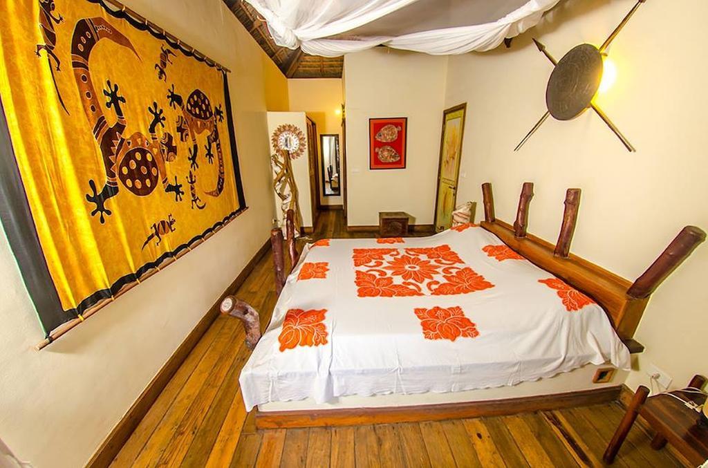 Le Zahir Lodge Ambatoloaka  Rum bild