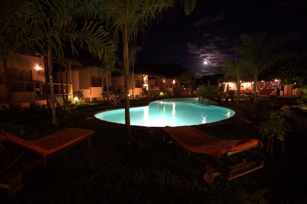 Le Zahir Lodge Ambatoloaka  Exteriör bild