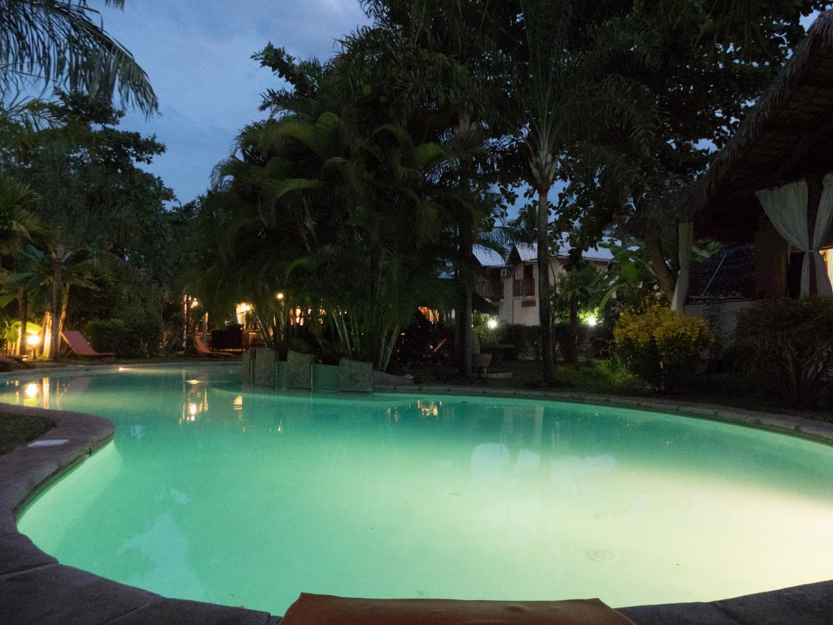 Le Zahir Lodge Ambatoloaka  Exteriör bild